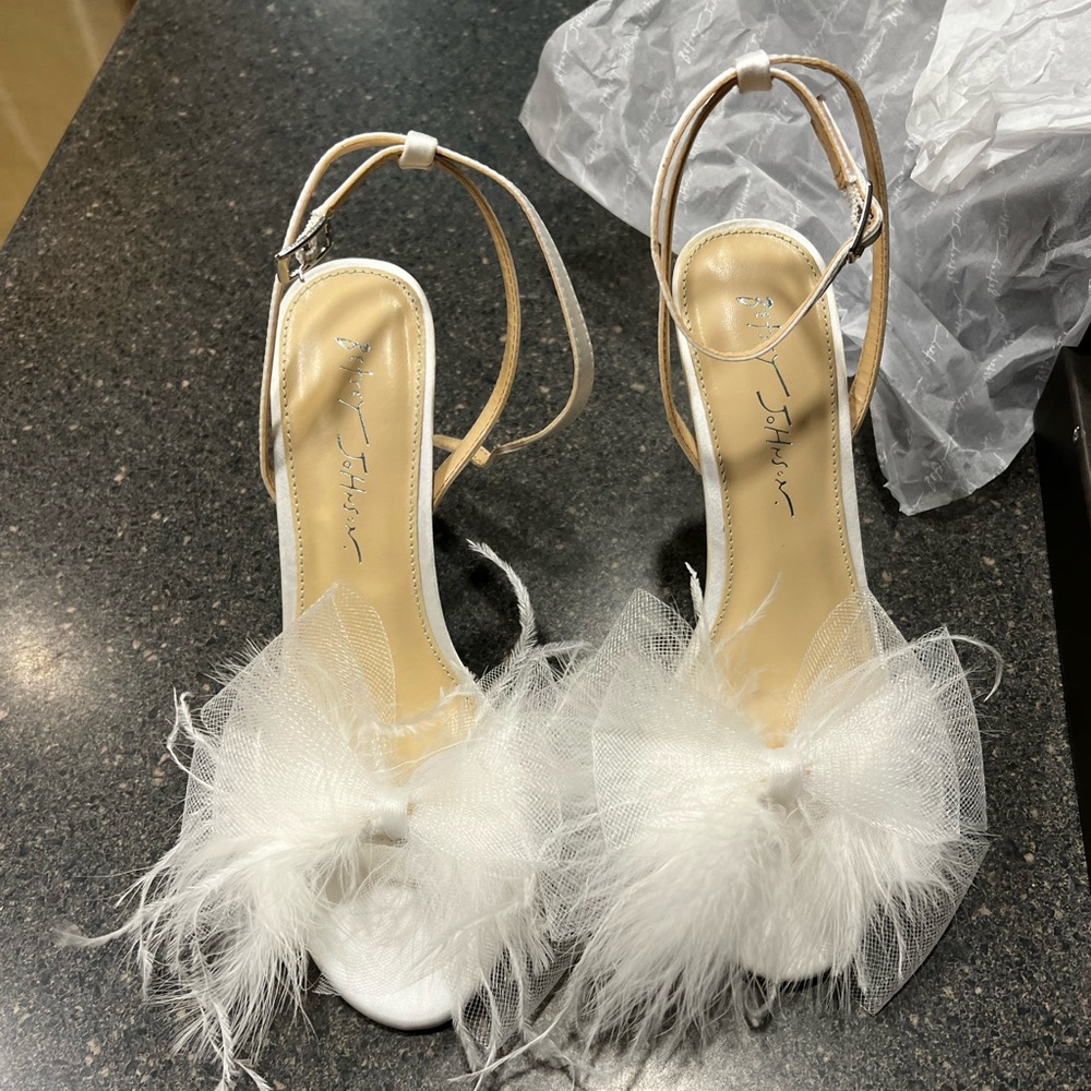 Betsy Johnson Llyla shoes